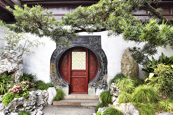 Round doorway in ancient Yu Yuan Garden in Shanghai, China