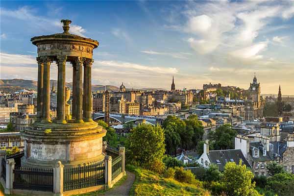 Scotland_Edinburgh_Calton_Hill_600x400